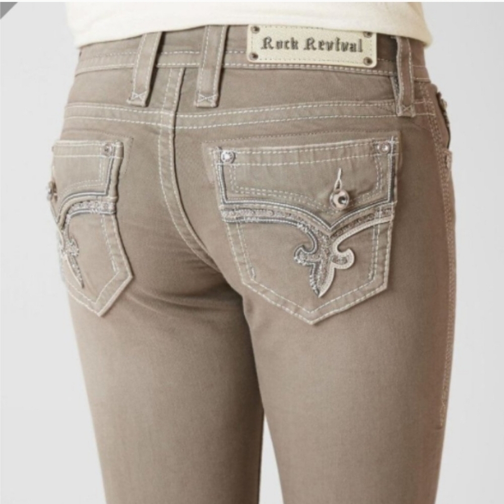 COPY - NWT Rock Revival Betty Jeans